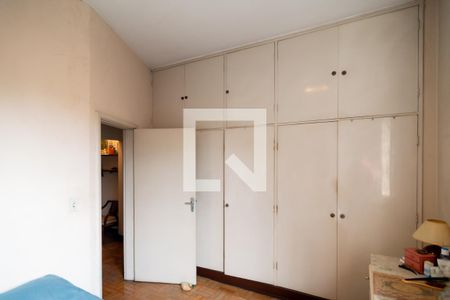 Casa à venda com 500m², 3 quartos e 4 vagas Casa à venda com 500m², 3 quartos e 4 vagasQuarto 2