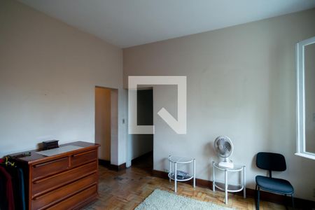 Casa à venda com 500m², 3 quartos e 4 vagas Casa à venda com 500m², 3 quartos e 4 vagasQuarto 3 - Suíte