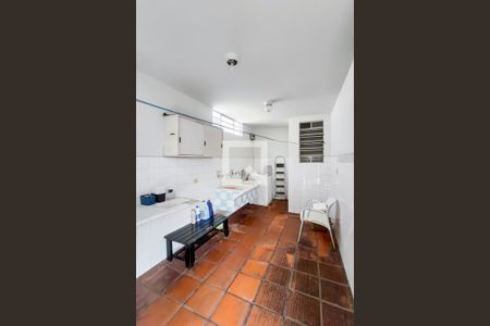 Casa à venda com 500m², 3 quartos e 4 vagas Casa à venda com 500m², 3 quartos e 4 vagasÁrea de Serviço