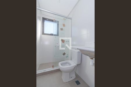 Banheiro da Suíte de apartamento para alugar com 2 quartos, 62m² em Rio Branco, Porto Alegre