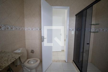 Casa de condomínio à venda com 120m², 4 quartos e 3 vagasBanheiro da Suíte