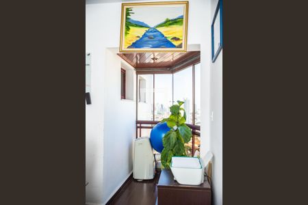 Apartamento à venda com 140m², 4 quartos e 2 vagasSacada do Quarto 3