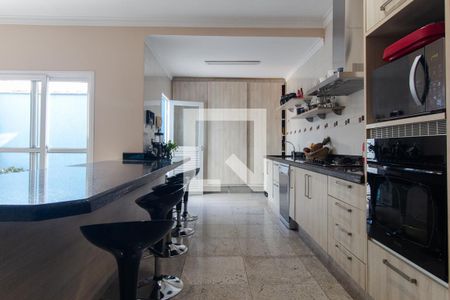 Casa à venda com 168m², 6 quartos e 4 vagas Casa à venda com 168m², 6 quartos e 4 vagasCozinha