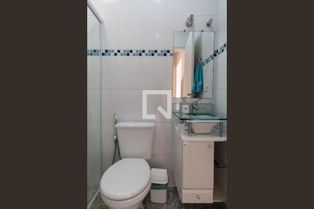 Casa à venda com 168m², 6 quartos e 4 vagas Casa à venda com 168m², 6 quartos e 4 vagasBanheiro