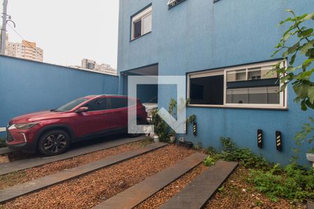 Casa à venda com 168m², 6 quartos e 4 vagas Casa à venda com 168m², 6 quartos e 4 vagasGaragem