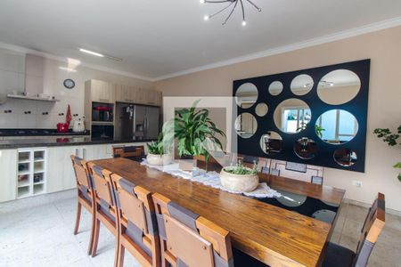 Casa à venda com 168m², 6 quartos e 4 vagas Casa à venda com 168m², 6 quartos e 4 vagasCozinha