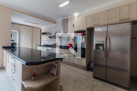 Casa à venda com 168m², 6 quartos e 4 vagas Casa à venda com 168m², 6 quartos e 4 vagasCozinha