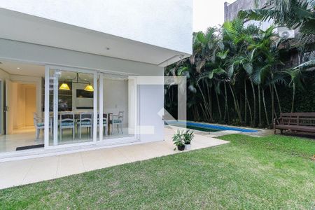 Casa à venda com 389m², 3 quartos e 4 vagasQuintal