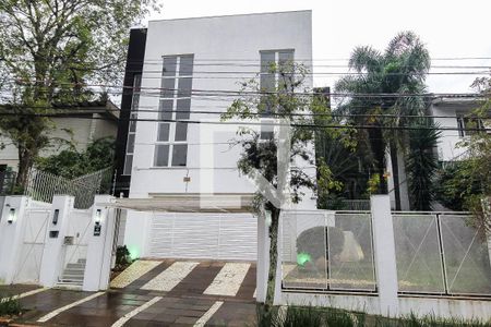 Casa à venda com 389m², 3 quartos e 4 vagasFachada