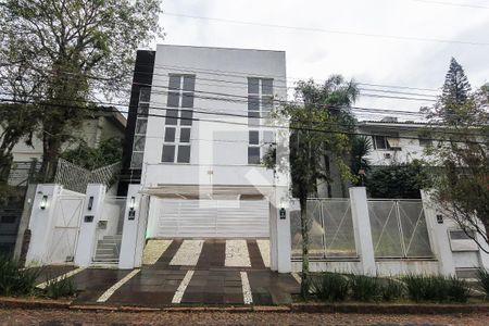 Casa à venda com 389m², 3 quartos e 4 vagasFachada