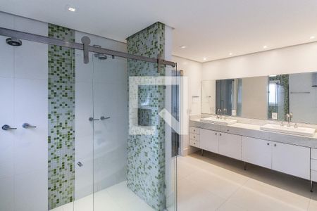 Casa à venda com 389m², 3 quartos e 4 vagasBanheiro da suíte