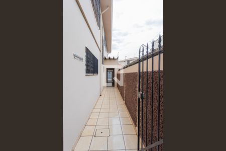 Casa à venda com 200m², 3 quartos e 2 vagasCorredor externo