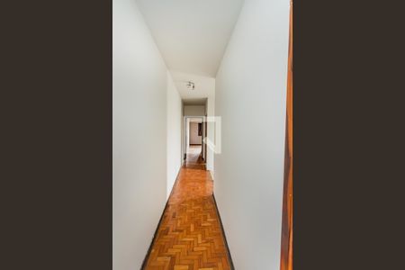 Casa à venda com 200m², 3 quartos e 2 vagasCorredor