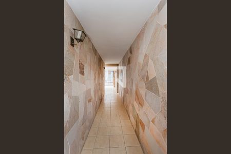 Casa à venda com 200m², 3 quartos e 2 vagasCorredor externo