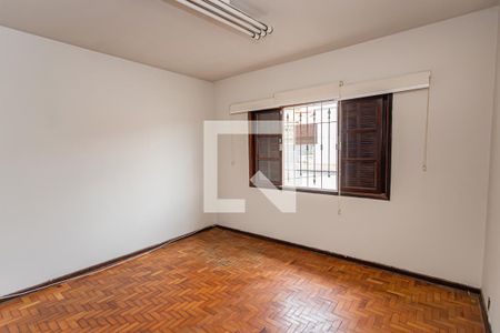 Casa à venda com 200m², 3 quartos e 2 vagasSuite