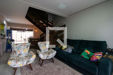 Sala de casa de condomínio para alugar com 4 quartos, 193m² em Guarujá, Porto Alegre