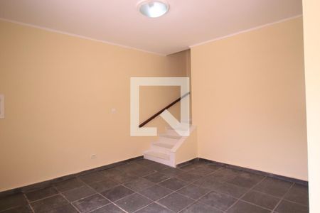 Sala de casa para alugar com 4 quartos, 120m² em Vila Ester (zona Norte), São Paulo
