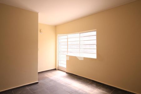 Sala de casa para alugar com 4 quartos, 120m² em Vila Ester (zona Norte), São Paulo