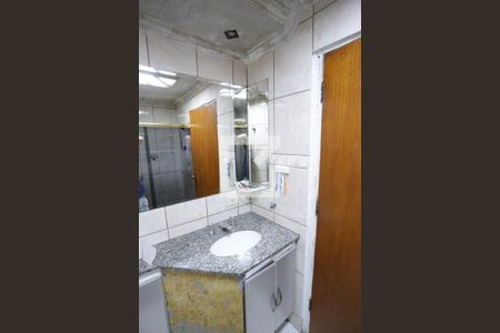 Casa à venda com 400m², 2 quartos e 2 vagasBanheiro