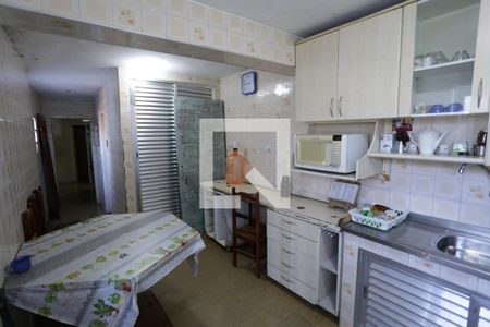 Casa à venda com 400m², 2 quartos e 2 vagasCozinha