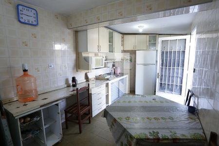 Casa à venda com 400m², 2 quartos e 2 vagasCozinha