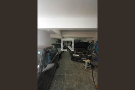 Casa à venda com 315m², 3 quartos e 7 vagas Casa à venda com 315m², 3 quartos e 7 vagasGaragem