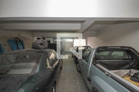 Casa à venda com 315m², 3 quartos e 7 vagas Casa à venda com 315m², 3 quartos e 7 vagasGaragem