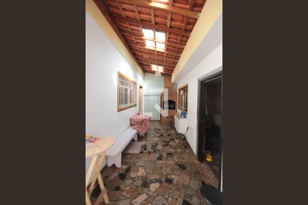 Casa à venda com 315m², 3 quartos e 7 vagas Casa à venda com 315m², 3 quartos e 7 vagasQuintal