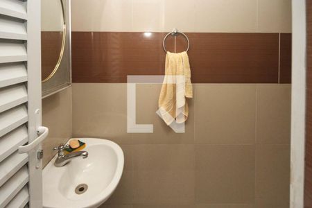 Casa à venda com 315m², 3 quartos e 7 vagas Casa à venda com 315m², 3 quartos e 7 vagasLavabo