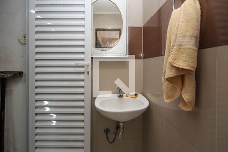 Casa à venda com 315m², 3 quartos e 7 vagas Casa à venda com 315m², 3 quartos e 7 vagasLavabo