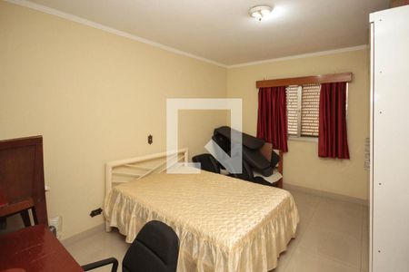 Casa à venda com 315m², 3 quartos e 7 vagas Casa à venda com 315m², 3 quartos e 7 vagasQuarto 02