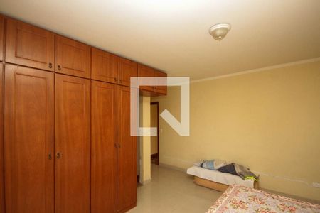 Casa à venda com 315m², 3 quartos e 7 vagas Casa à venda com 315m², 3 quartos e 7 vagasSuite