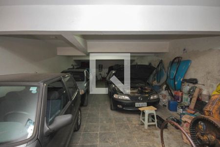 Casa à venda com 315m², 3 quartos e 7 vagas Casa à venda com 315m², 3 quartos e 7 vagasGaragem