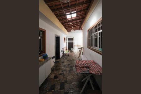 Casa à venda com 315m², 3 quartos e 7 vagas Casa à venda com 315m², 3 quartos e 7 vagasQuintal