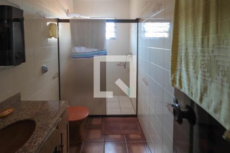 Casa à venda com 315m², 3 quartos e 7 vagas Casa à venda com 315m², 3 quartos e 7 vagasbanheiro da Suíte