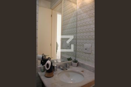 Lavabo de casa de condomínio para alugar com 4 quartos, 168m² em Jardim Rebelato, Cotia