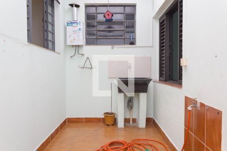 Casa à venda com 150m², 2 quartos e 2 vagas Casa à venda com 150m², 2 quartos e 2 vagasQuintal