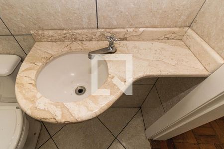 Suíte banheiro  de apartamento para alugar com 2 quartos, 92m² em Santa Cecília, Porto Alegre