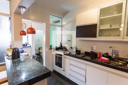 Apartamento à venda com 171m², 4 quartos e 2 vagasCozinha