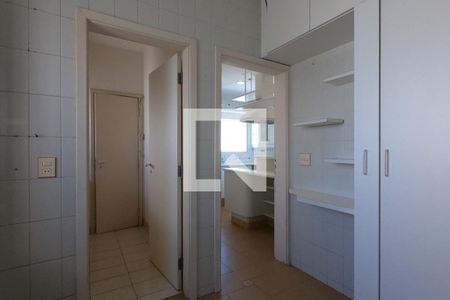 Apartamento à venda com 461m², 3 quartos e 5 vagas Apartamento à venda com 461m², 3 quartos e 5 vagasÁrea de Serviço