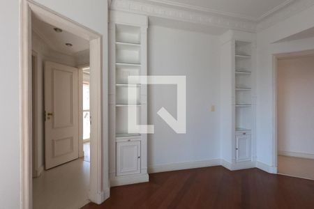 Apartamento à venda com 461m², 3 quartos e 5 vagas Apartamento à venda com 461m², 3 quartos e 5 vagasSuíte