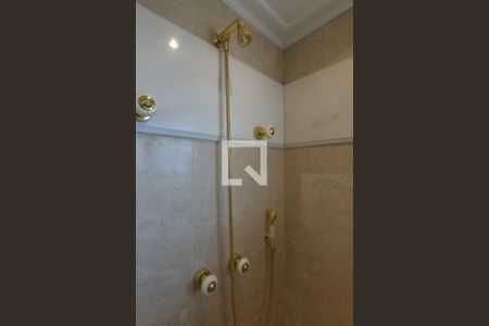 Apartamento à venda com 461m², 3 quartos e 5 vagas Apartamento à venda com 461m², 3 quartos e 5 vagasBanheiro da Suíte 2