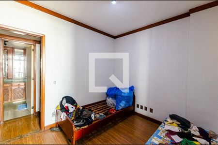 Apartamento à venda com 210m², 4 quartos e 2 vagas Apartamento à venda com 210m², 4 quartos e 2 vagasQuarto 2