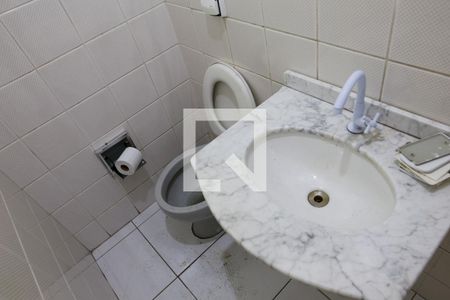 Casa à venda com 240m², 4 quartos e 4 vagasLavabo