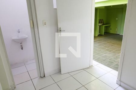 Casa à venda com 240m², 4 quartos e 4 vagasBanheiro de Serviço