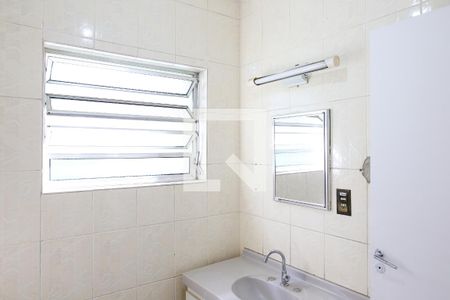 Casa à venda com 240m², 4 quartos e 4 vagasBanheiro social