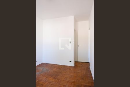 Casa à venda com 240m², 4 quartos e 4 vagasSuite