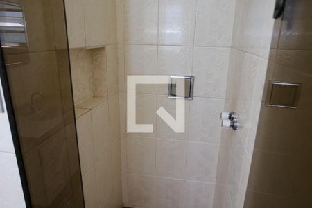 Casa à venda com 240m², 4 quartos e 4 vagasBanheiro social