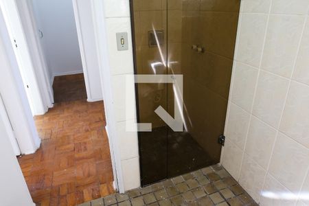 Casa à venda com 240m², 4 quartos e 4 vagasBanheiro social