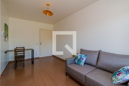 Sala de apartamento para alugar com 1 quarto, 45m² em Partenon, Porto Alegre